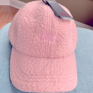 Levi’s Sherpa Ball Cap NWT